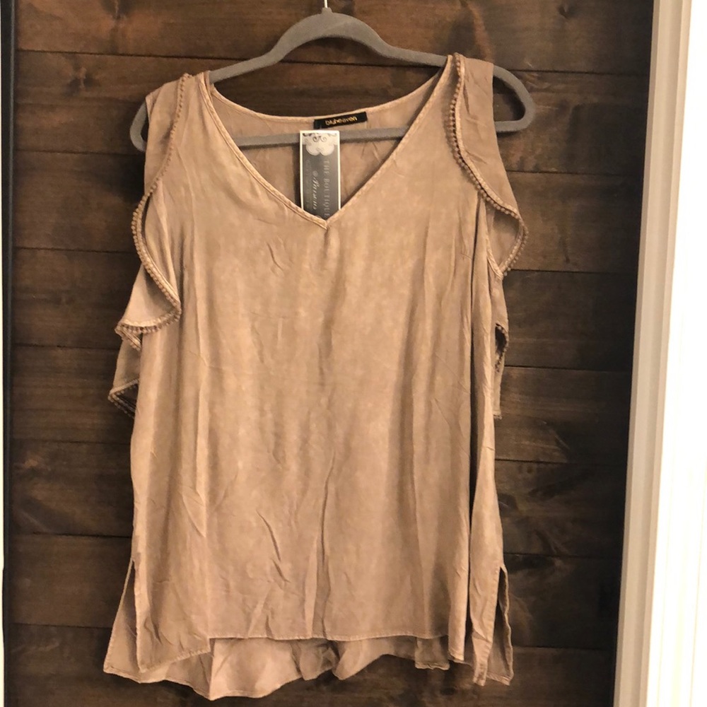 🆕 Bluheaven sleeveless/cold shoulder top NWT